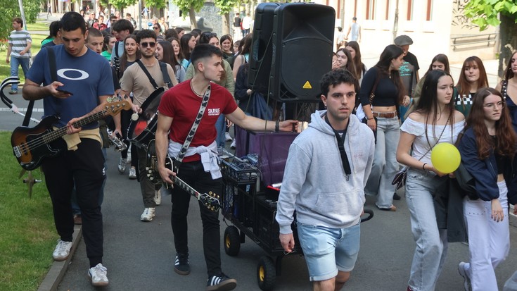 Piztu Plaza jaialdia, argazkitan