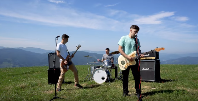 Rock doinuak, Antzuolako hari-doinuak jarraipena izan dezan
