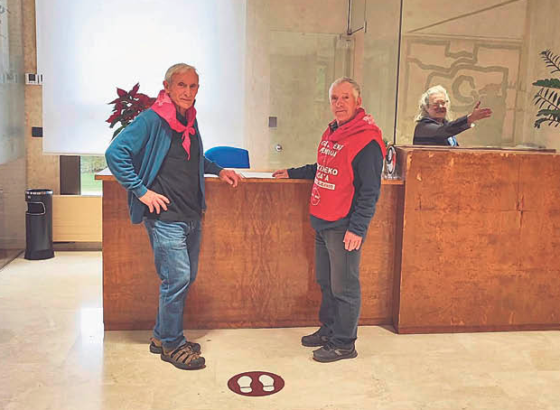 Amore eman gabe, Lehendakaritzara jo dute pentsiodunek eskaera erregistratzera