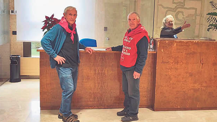 Amore eman gabe, Lehendakaritzara jo dute pentsiodunek eskaera erregistratzera