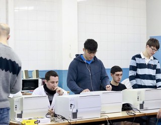 Arizmendi Ikastolako hainbat ikaslek 260 inprimagailu berregokitu dituzte