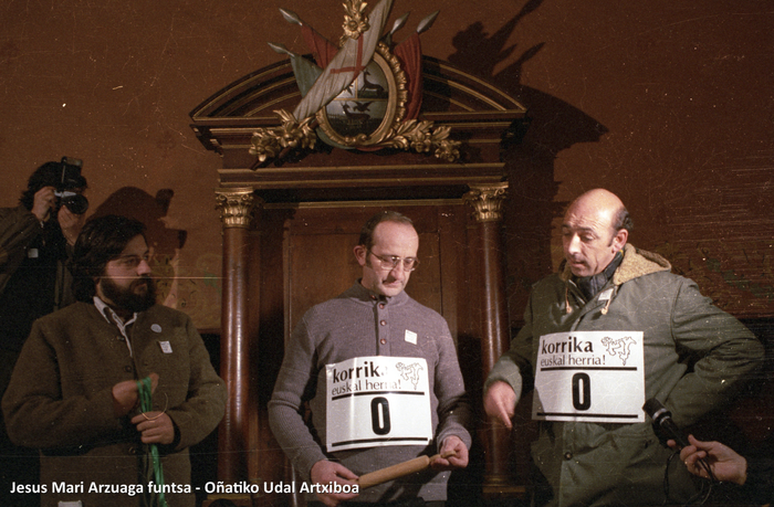 Lehen korrikaren sortzaileei omenaldia