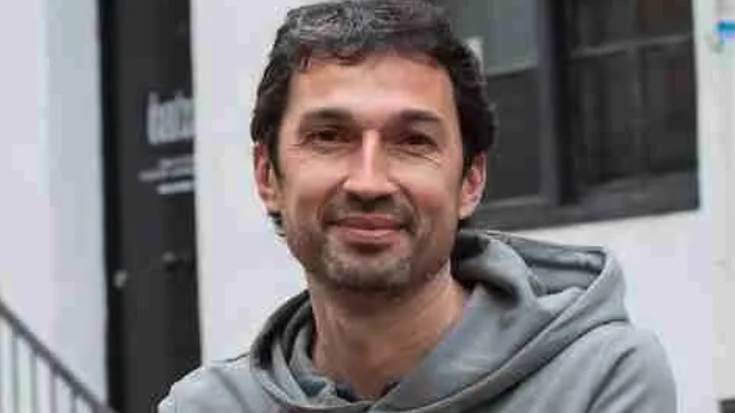 Euskal dantzari buruzko hitzaldi dantzatua