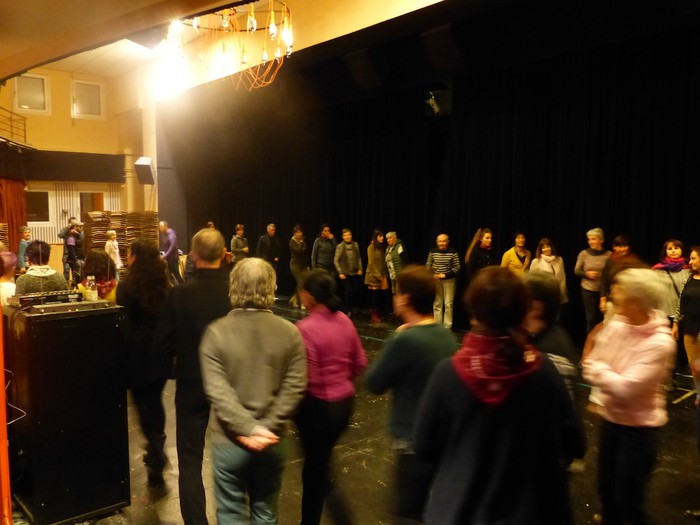 Giro bikainean, Okzitaniako dantzak ikasten - 6