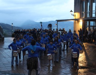 Domingo Iturbe kaleko lehenengo jaietako argazkiak