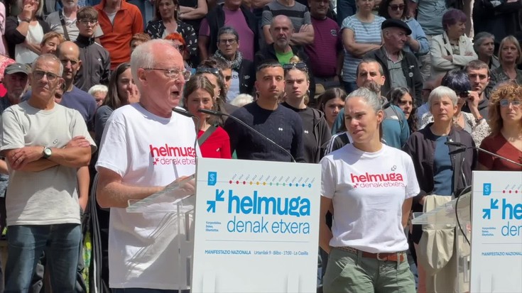 Albisteak: Urtarrileko manifestazioa azkena izateko nahia azaldu du Sarek Arrasaten egindako agerraldi jendetsuan