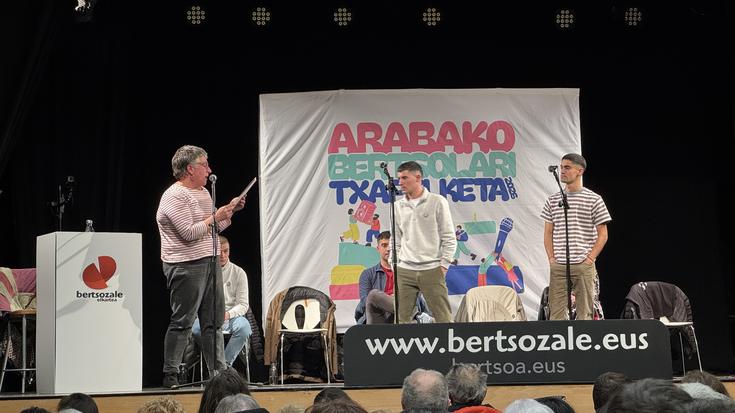 Peru eta Martin Abarrategi anaiak Arabako Bertsolari Txapelketako finalean izango dira