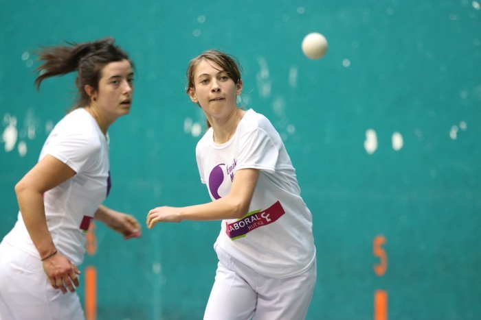 Emakumeen Master Cup txapelketako kanporaketak, etzi, domeka