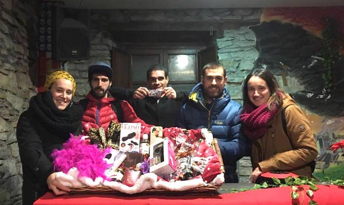 Martxanteren saski erotikoa, 'The Cemen Crew' taldearentzat
