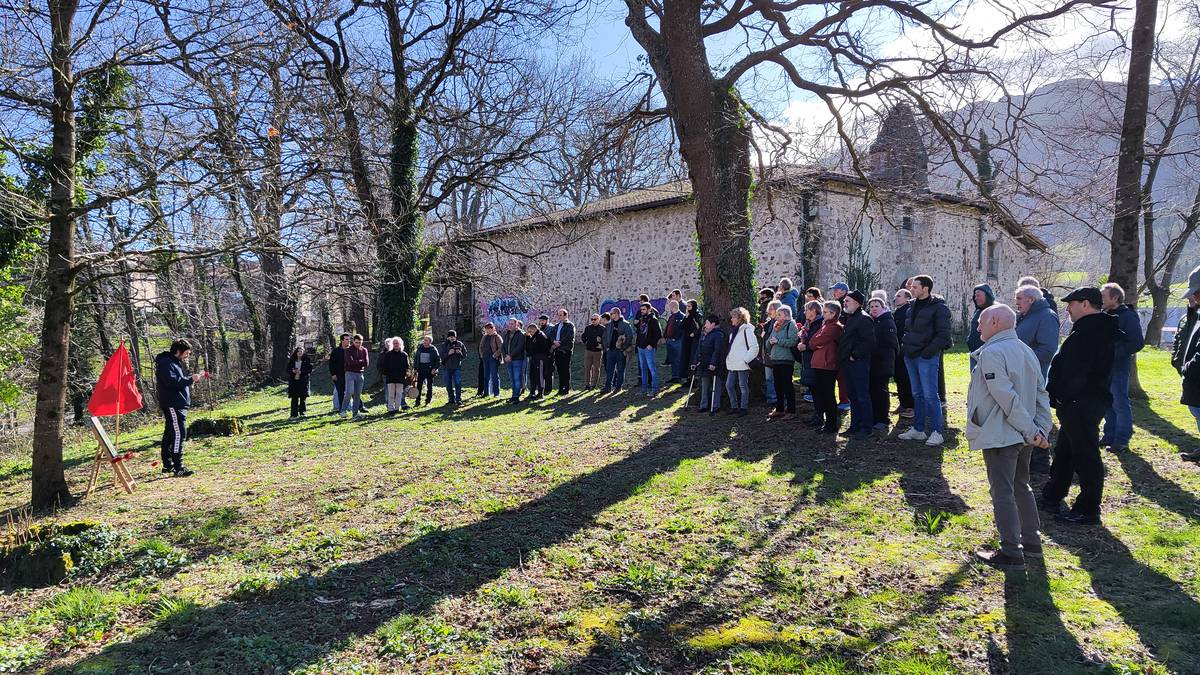 Angel Fernandez oñatiarraren heriotzaren 43. urteurrenean, omenaldia egin dute