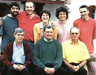 Arizmendi Ikastolaren lekukoa Almeneko bertso eskolaren omenez