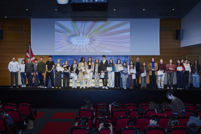 Debagoienak podium osoa eskuratu du Filosofia Olinpiadako bideosormen kategorian