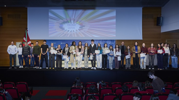 Debagoienak podium osoa eskuratu du Filosofia Olinpiadako bideosormen kategorian