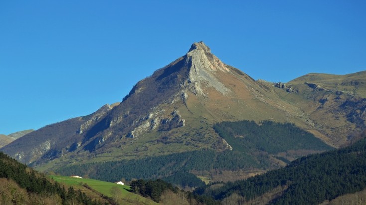 Kantsatzeke mendi taldeak Larrunarrira (Txindoki) egingo du iraileko irteera