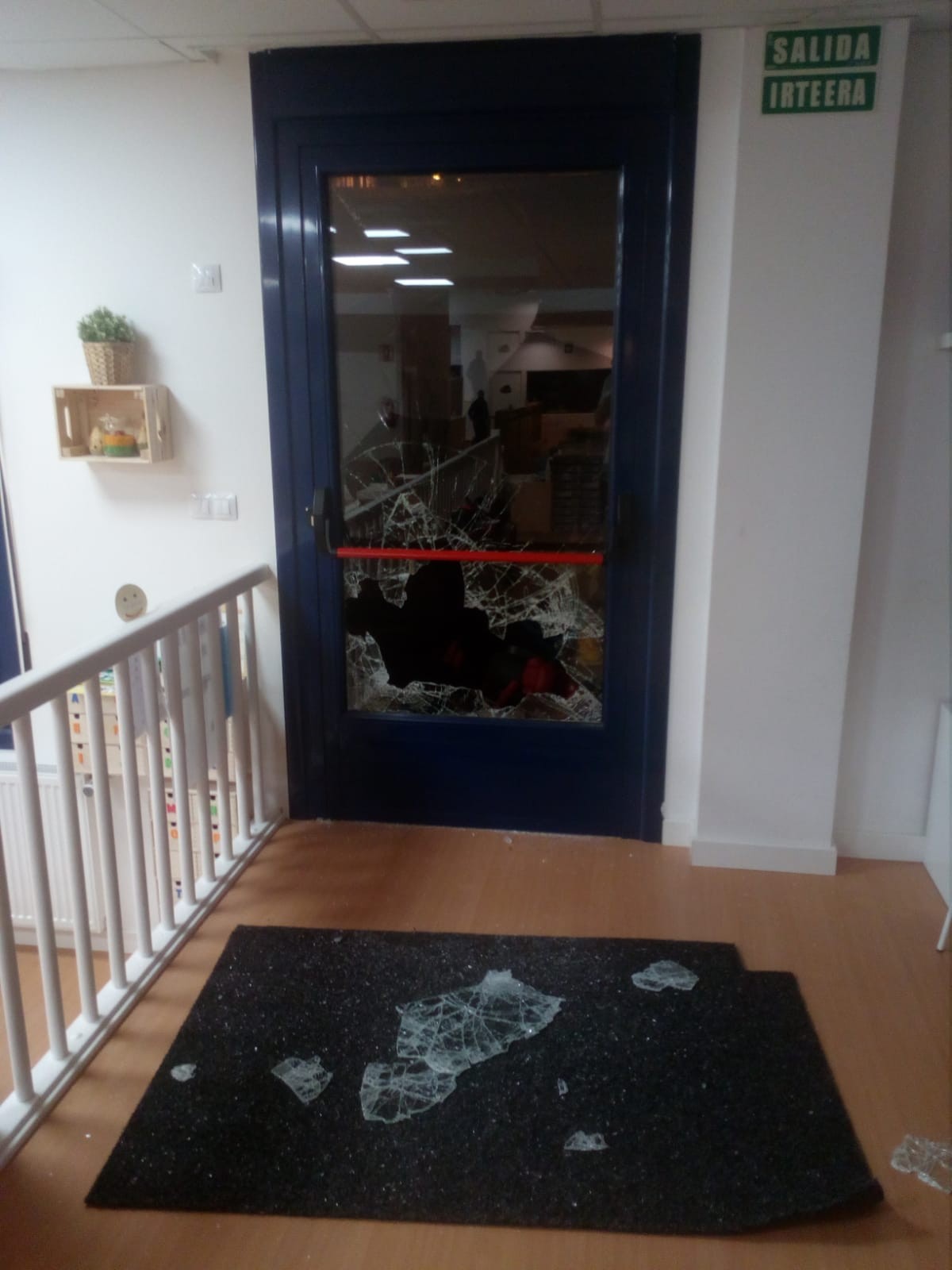 Lapurrak sartu dira Arizmendi ikastolako Santa Teresa gunean eta Toki Argi ludotekan