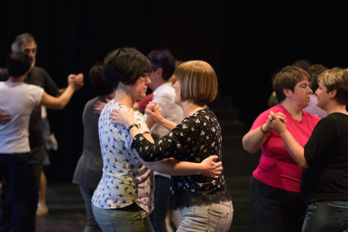 Jendea gustura Gerard Godon soinujole frantziarrarekin domekan egindako Herrixa Dantzan saioarekin - 2