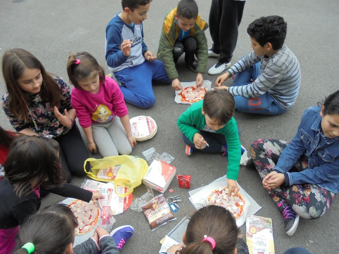 Pizza goxoak prestatu ostean txokolatezko krepeak egitera