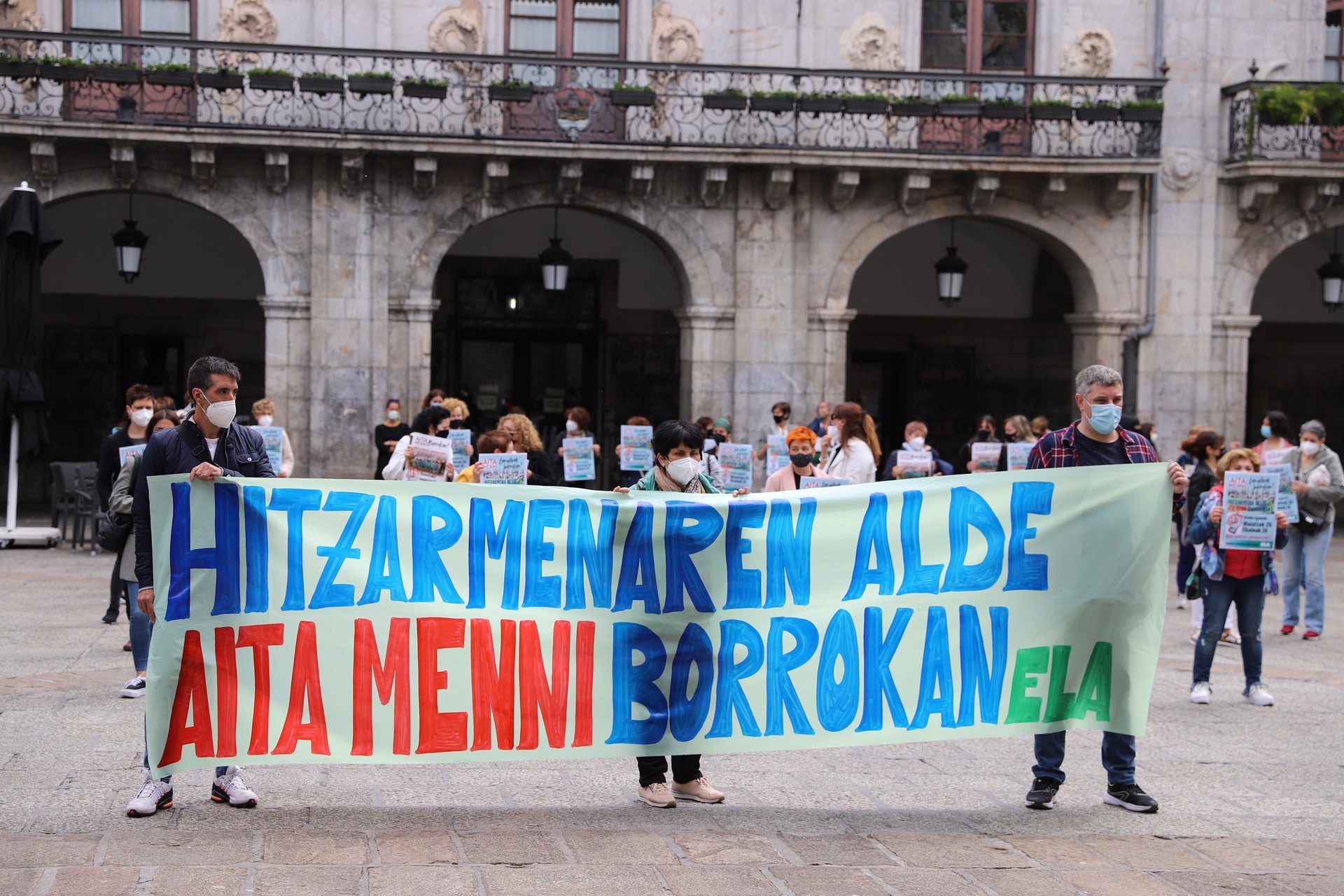 Iritzi eta ekintza trukea, Aita Menniko negoziazio mahaian akordiorik lortu ez ostean