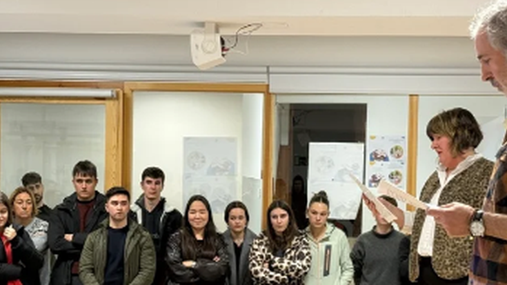 Elkar Hezi, bihotz begiekin