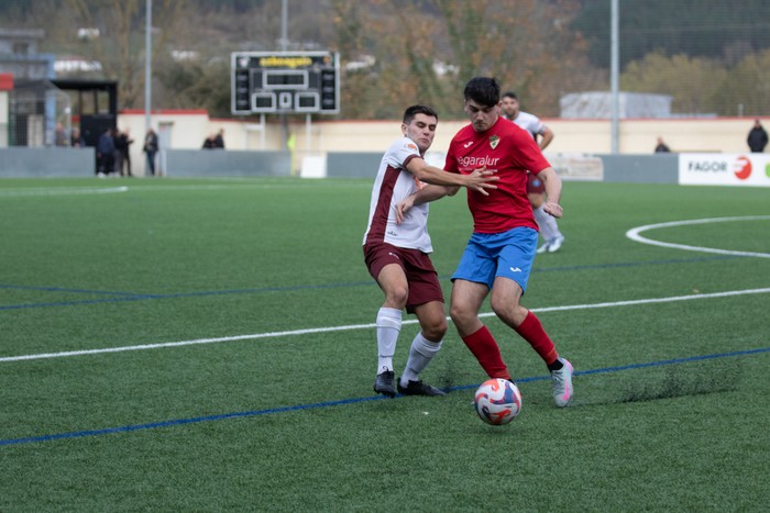 Lidertza sendotzeko garaipena lortu du Aloña Mendik (4-0)