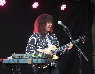 AEBetako blues-rockaren harribitxi Jackie Vensonek distira egin zuen Bergarako Espoloian
