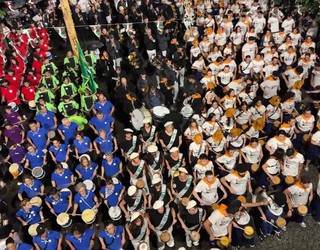 Euripean izan arren, danbor hotsek hartu dituzte Eskoriatzako kaleak