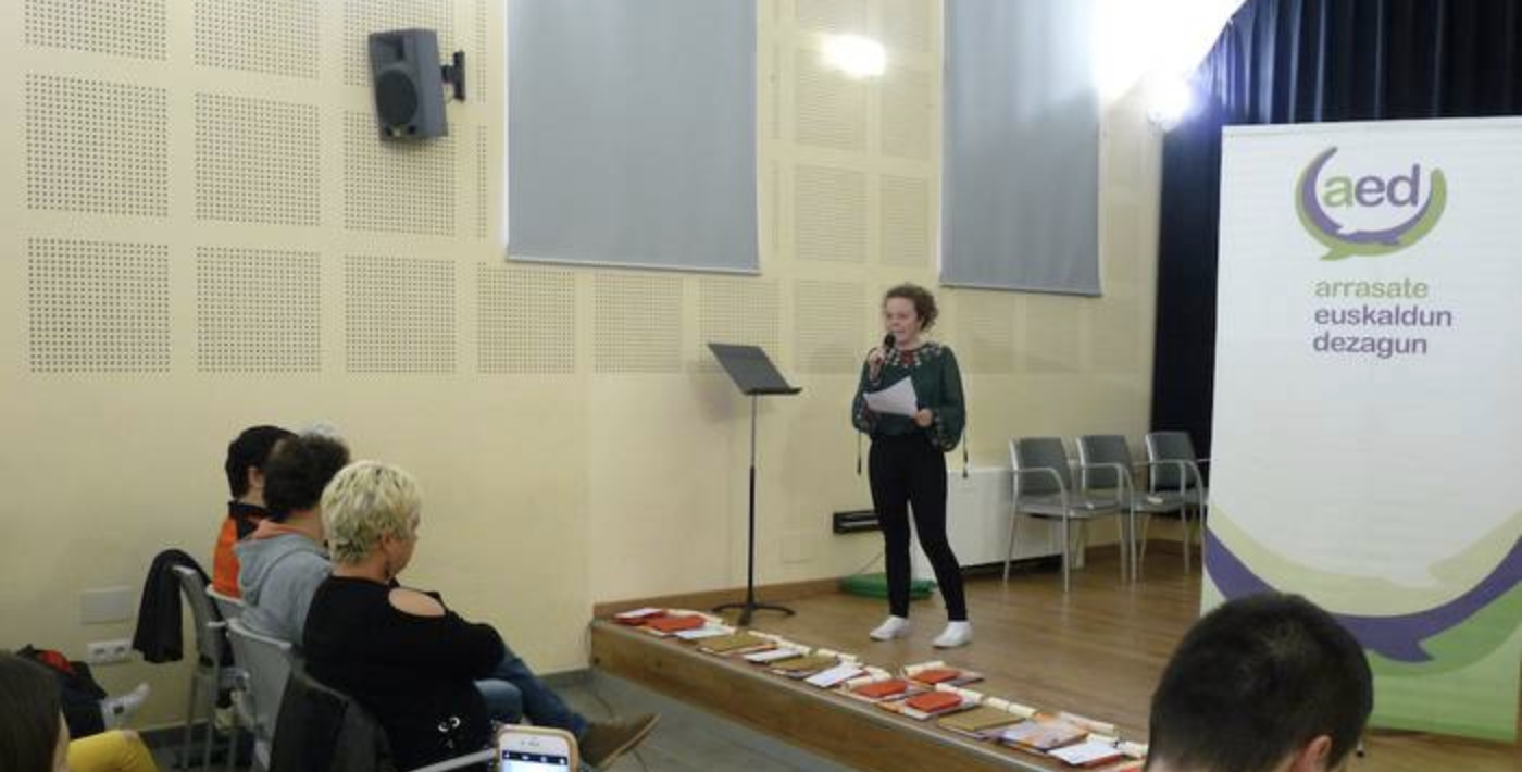 Arrasate literatur lehiaketa berrikuntzekin dator