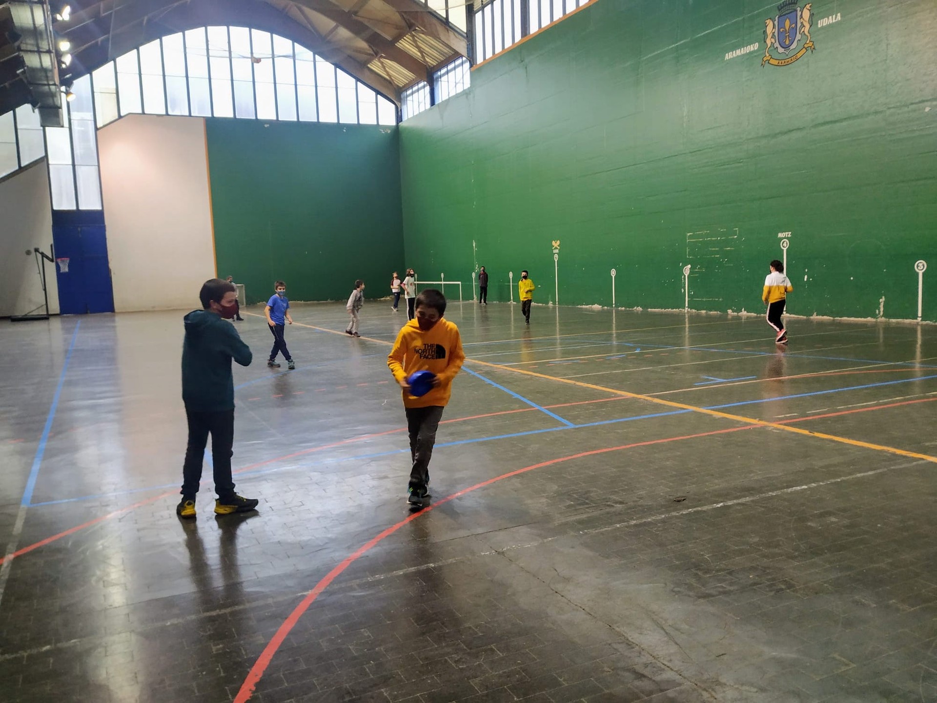 Aisialdian kirol jarduerez gozatzeko aukera dute berriro ere gaztetxoek