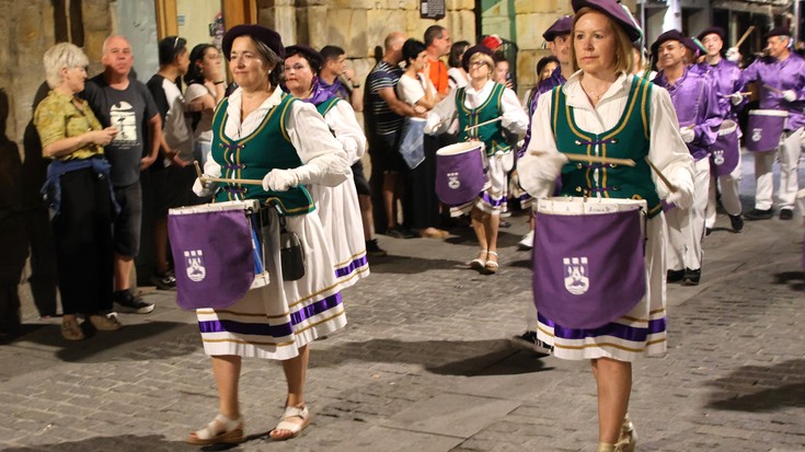 Sanjuanetako danborradetan parte hartzeko dei egin dute