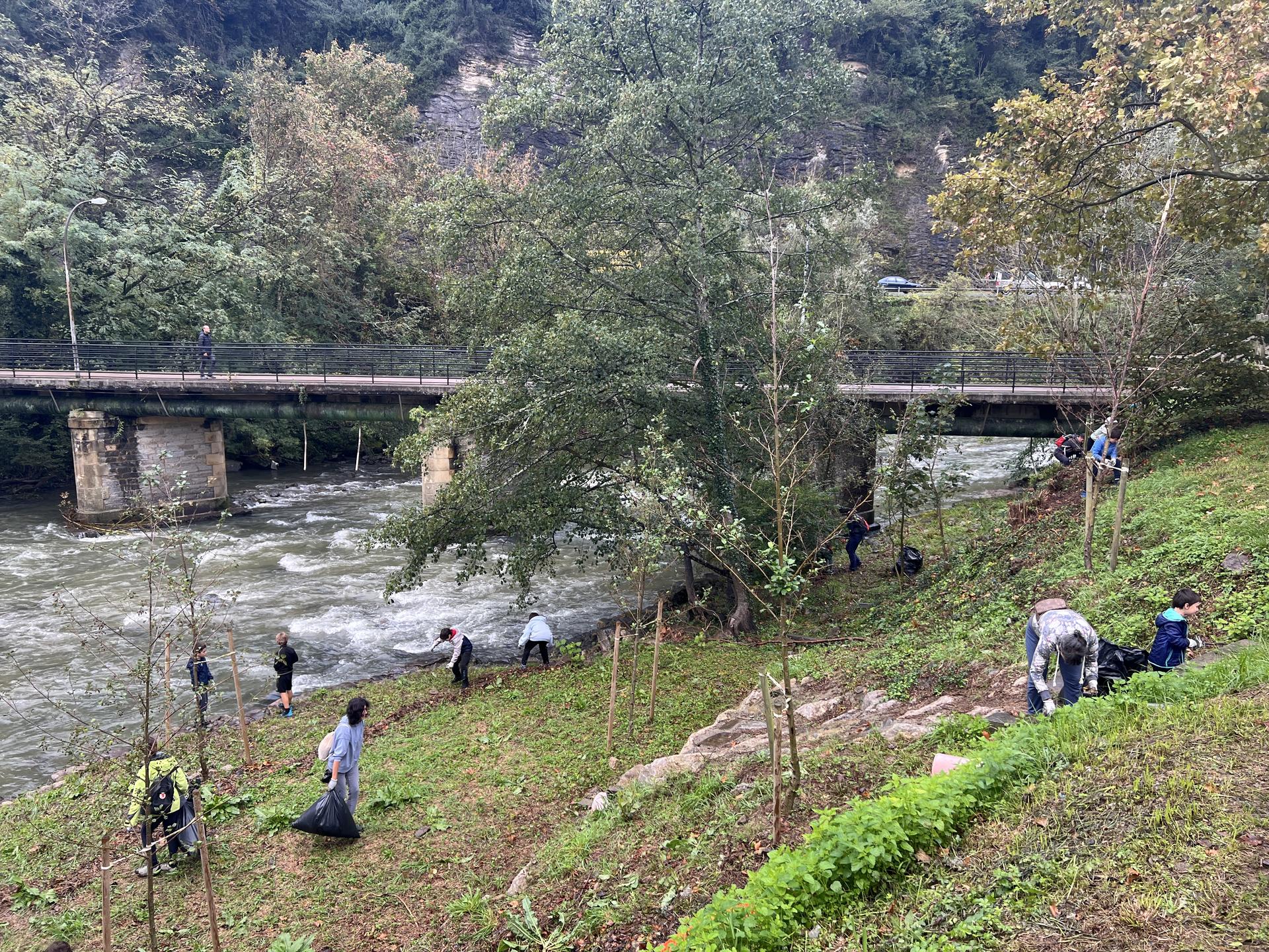 Mekolaldeko araztegira bisita antolatu du Kukubasok