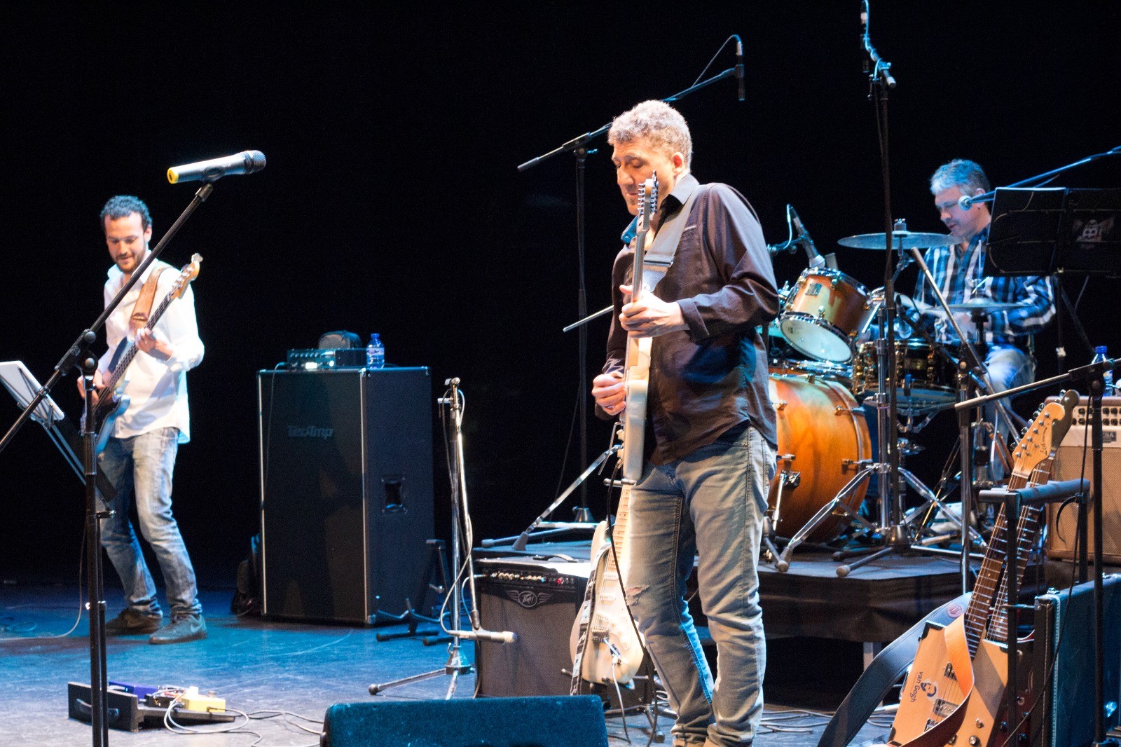 Blues Deluxe taldearen kontzertua eta Arrasate Blues garagardoaren aurkezpena, zapatuan