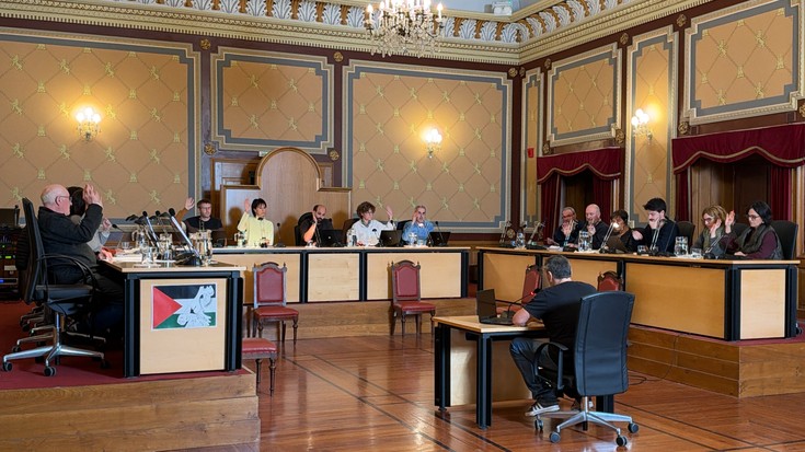 UEMAren 'Esnatu' mozioa onartu du Bergarako udalbatzak aho batez