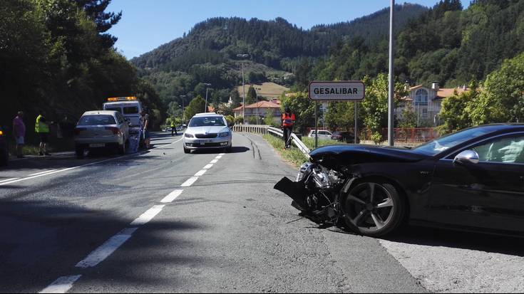 Eibarko jokalari batek auto istripua izan du Atxabalpen