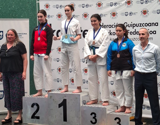 Urrezko domina eskuratu du Maitane Bartolomek eskolarteko karate txapelketan