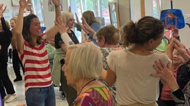 Dantzaldia antolatu du Jaiki elkarteak GSR egoitzako kideekin