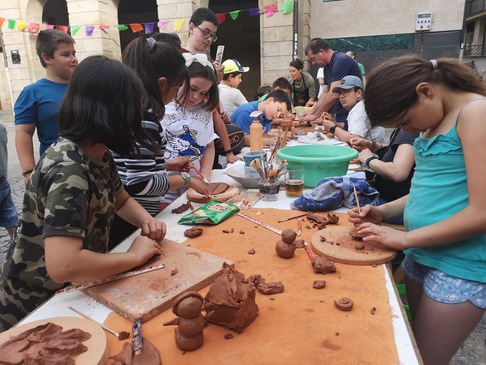 Buztina lantzen hasiko du ikasturtea Tipi-tapak