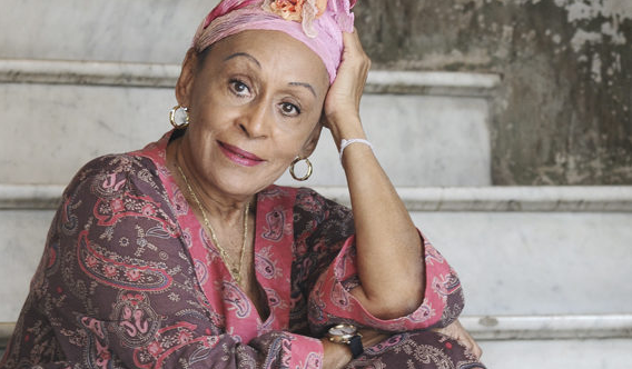 Omara Portuondo abeslariaren kontzerturako sarrerak zozkatuko ditugu