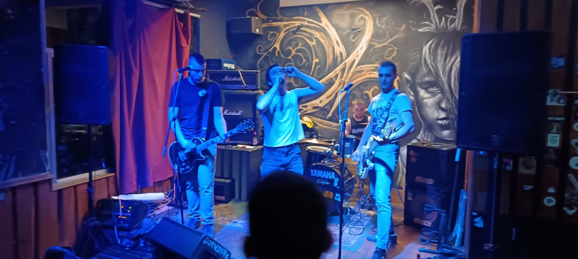 Estazio zaharra punk jaialdiaren geldialdi