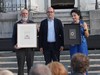 "Memoria demokratikoa berreskuratzen" egindako ekarpenagatik Aldundiaren aitortza jaso dute Lourdes Herrastik eta Paco Etxeberriak