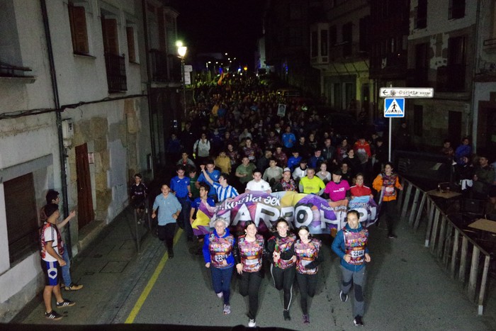 Korrika goizaldean iritsi arren, motorrak berotzeko, egun osoko programazioa prest