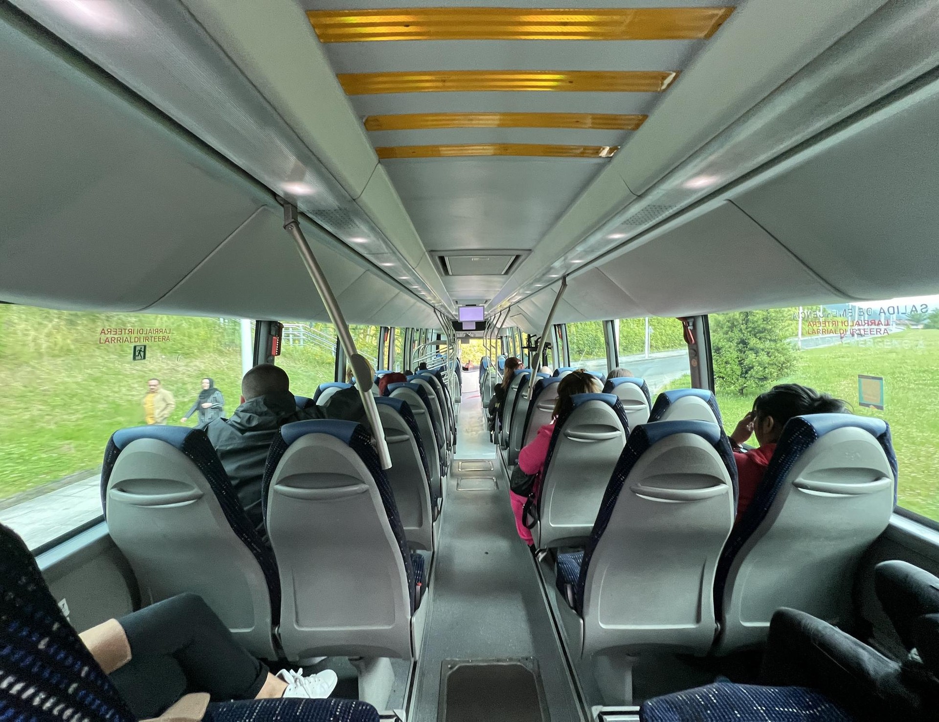 Sanjuanetan Arrasatetik bueltatzeko autobusa jartzea erabakitzeko galdetegia