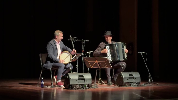 Txistu eta akordeoi doinu tradizional eta modernoak Santa Anan