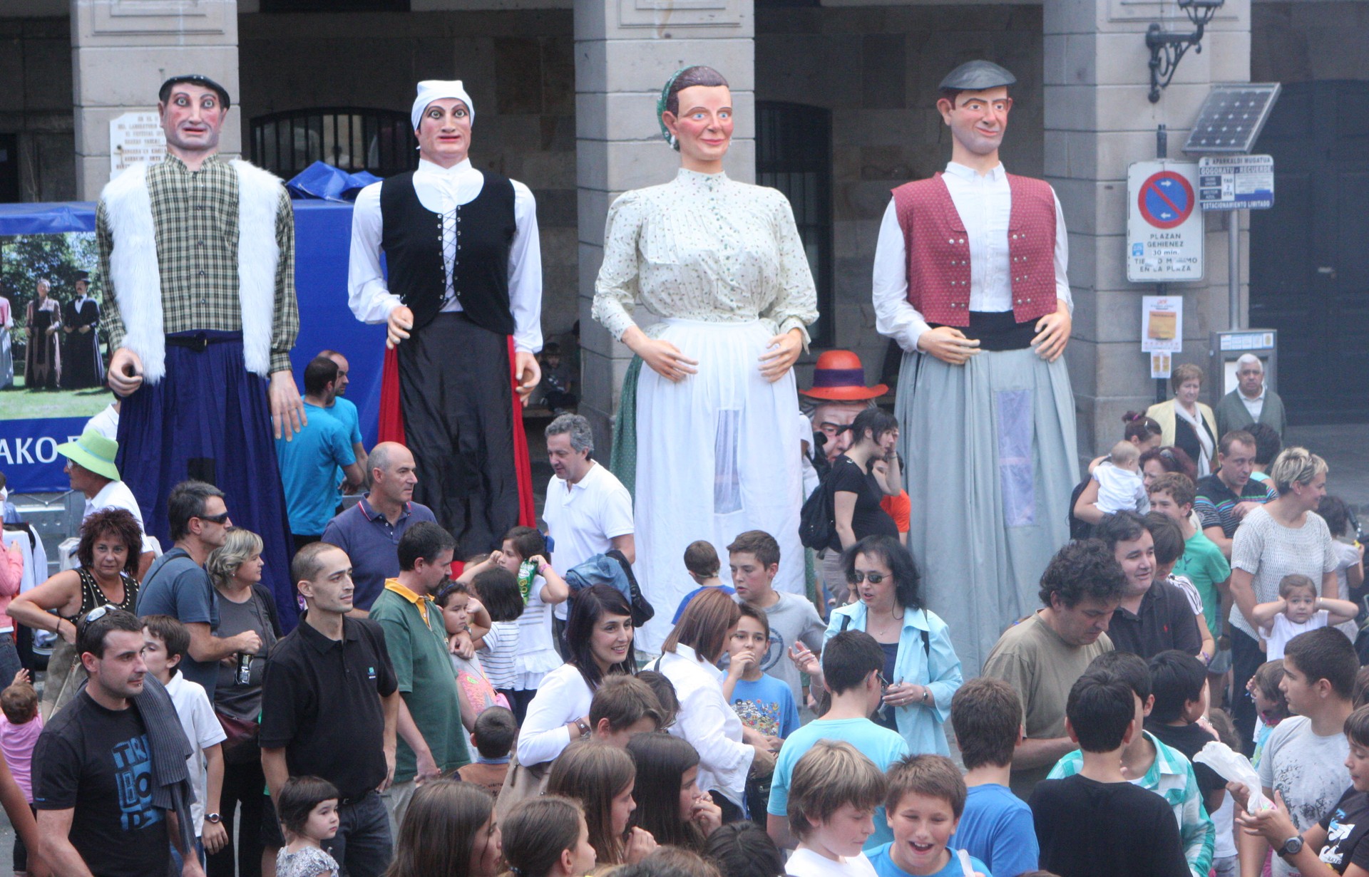 Bergarako erraldoi konpartsaren 15. urteurrena
