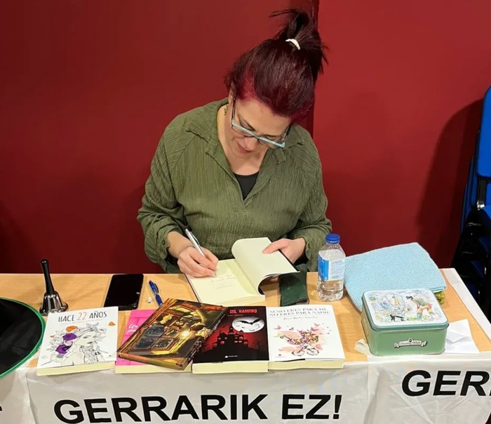 'No soy una bruja' liburuaren aurkezpena egubakoitzean, Debagoieneko Ezker Kultur Gunean