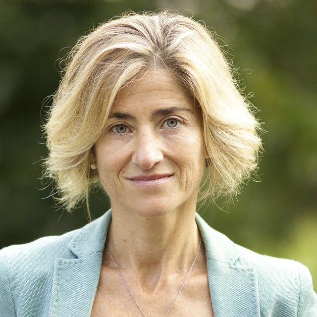 Pili Zabala: "Beste politika mota batzuk aurrera egitea behar du Euskadik"