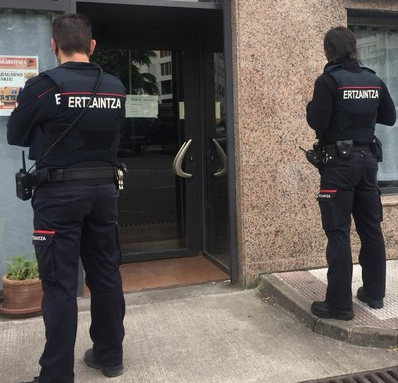 Gizonezko bat atxilotu du Ertzaintzak droga trafiko delitua egotzita