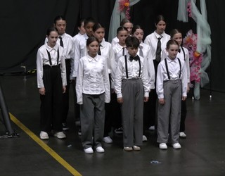Urtean landutako dantzak erakutsi dituzte jende aurrean Camden Danceko ikasleek