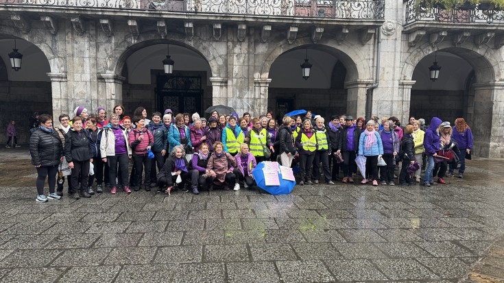 Musika, dantza eta giro ona izan dira Lilabide martxa feministaren osagai nagusiak