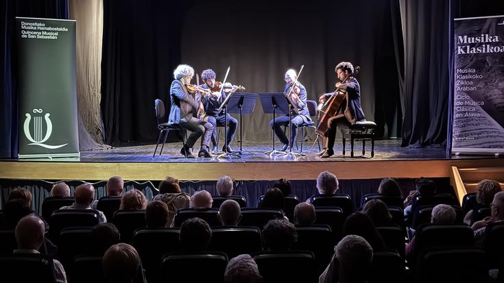 Seikilos laukoteak Aramaion egindako emanaldiak itxi du Arabako Musika Klasikoko Zikloa