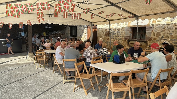 Santa Marinako jaiak ospatzen ari dira Aramaioko Arriola eta Arexola auzoetan